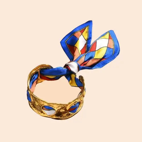 Bracelet ouvert pour femme. Acier inoxydable. Foulard Twilly imprimé. Imitation soie. Format ouvrage